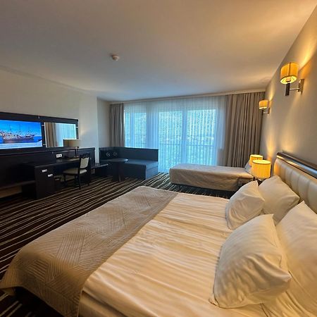 Hotel Business Faltom Gdynia Rumia Extérieur photo