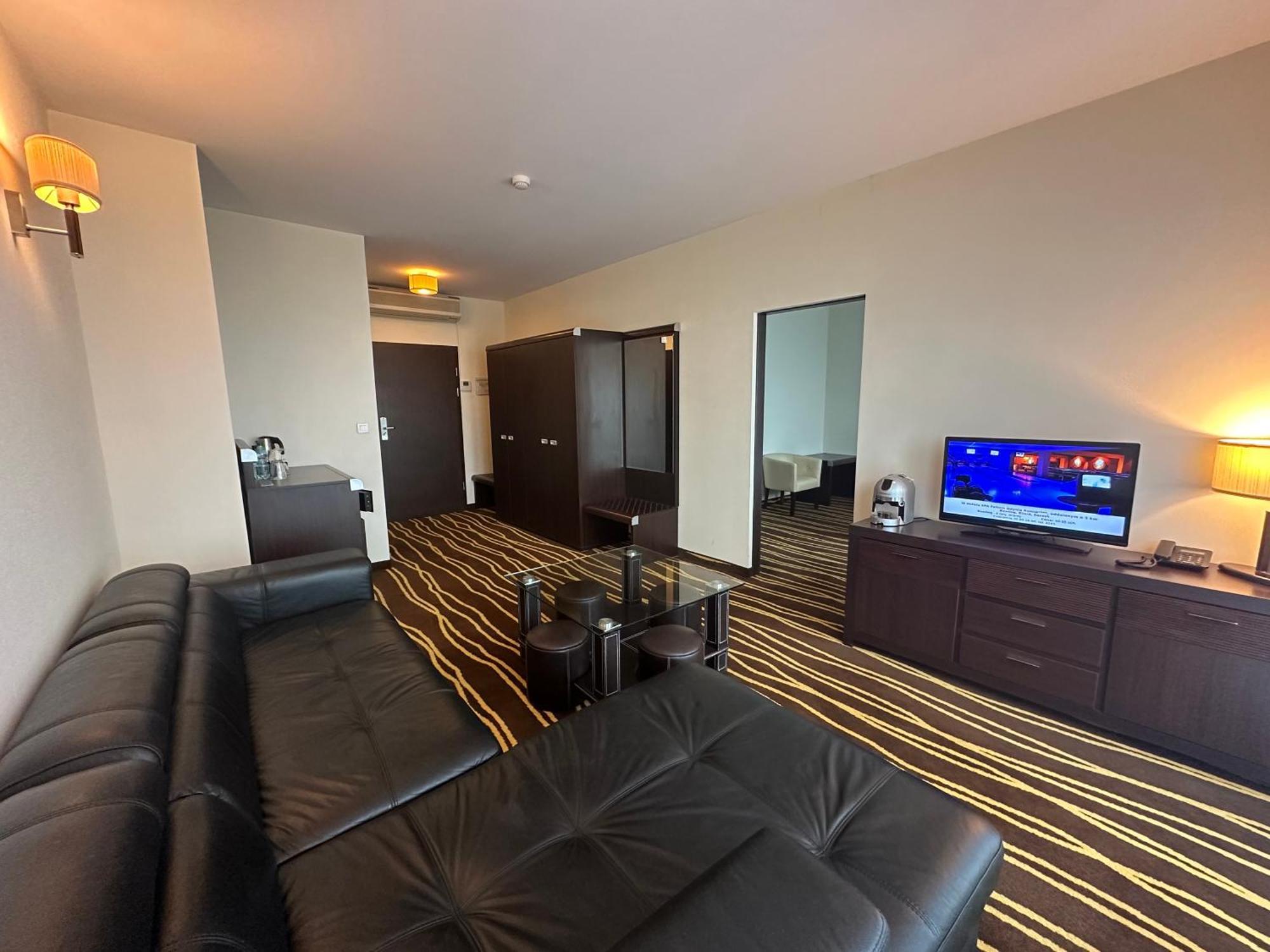 Hotel Business Faltom Gdynia Rumia Extérieur photo