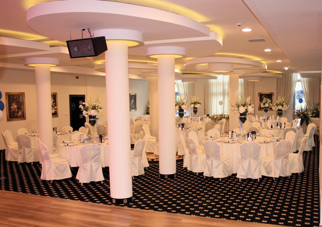Hotel Business Faltom Gdynia Rumia Extérieur photo