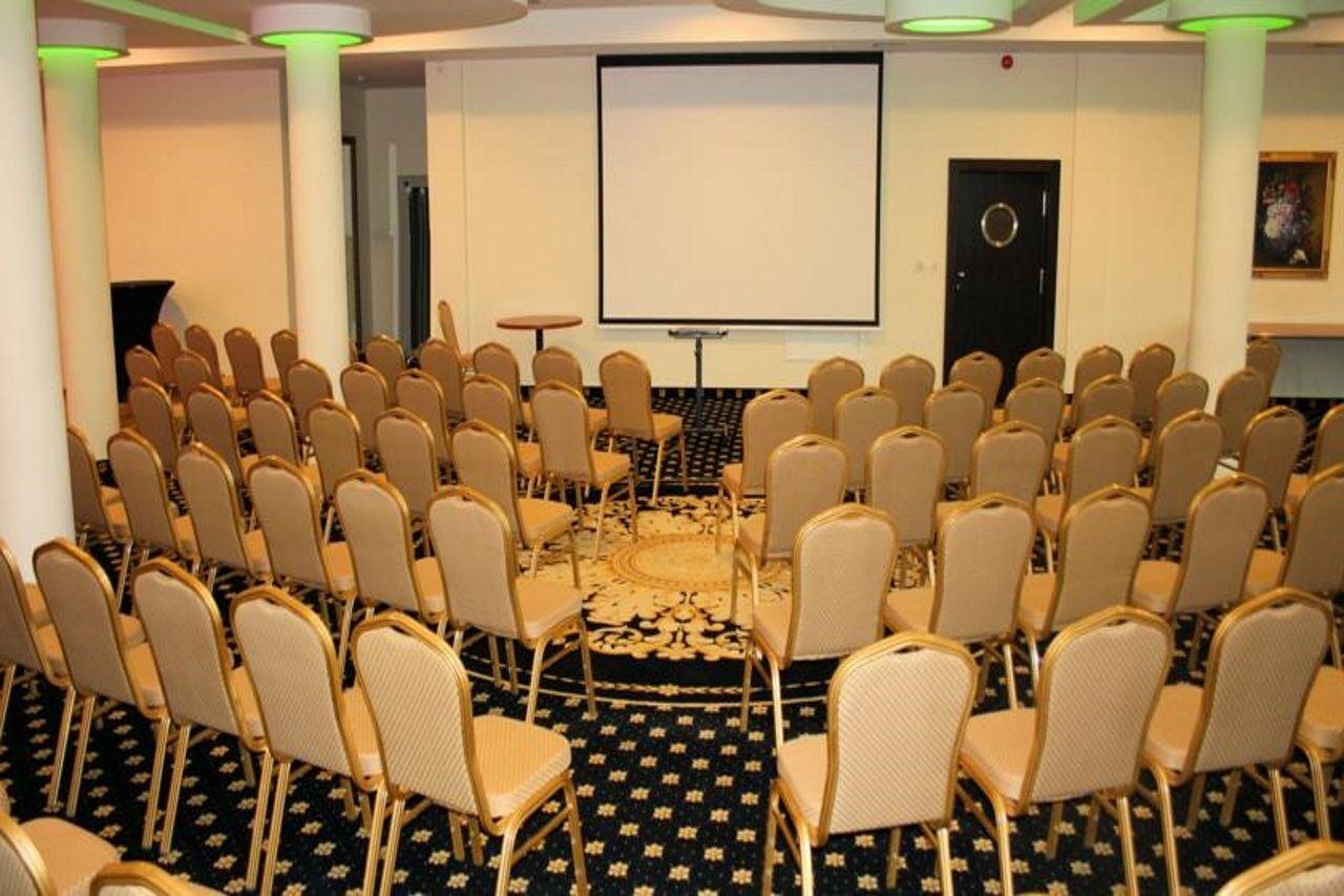 Hotel Business Faltom Gdynia Rumia Extérieur photo